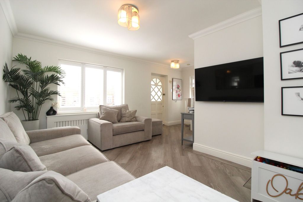 Property photo 1 of 13 Lounge View 1