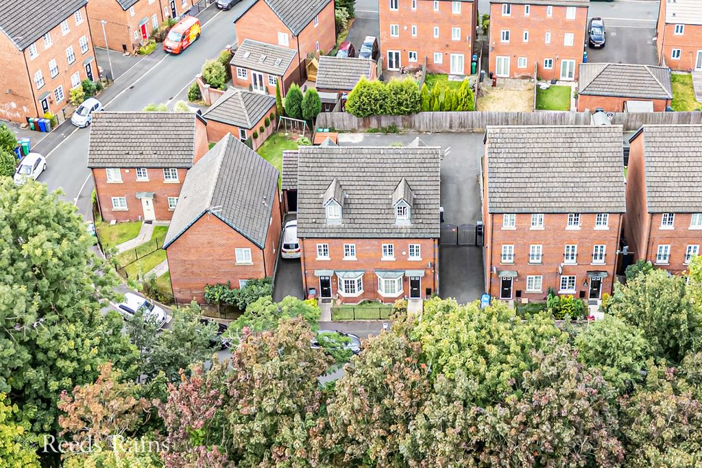 Property photo 1 of 27 Drone