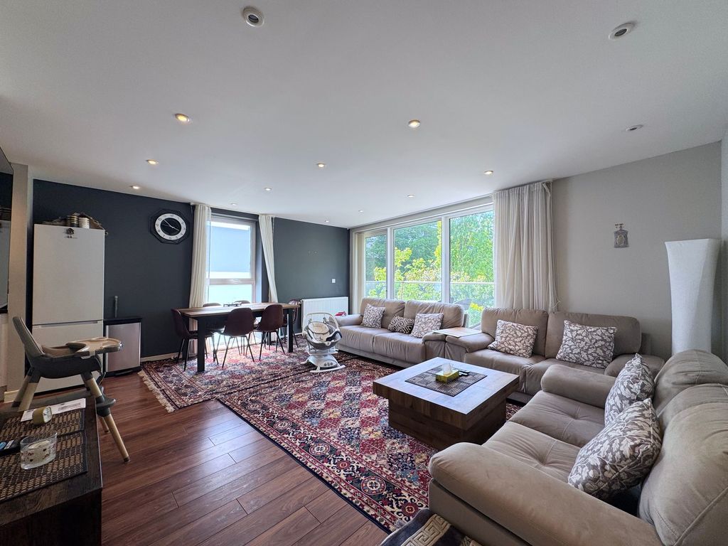 Property photo 1 of 12 Lounge/Kitchen/Dining Area