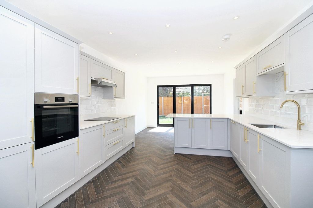 Property photo 3 of 19 Kitchen/Diner