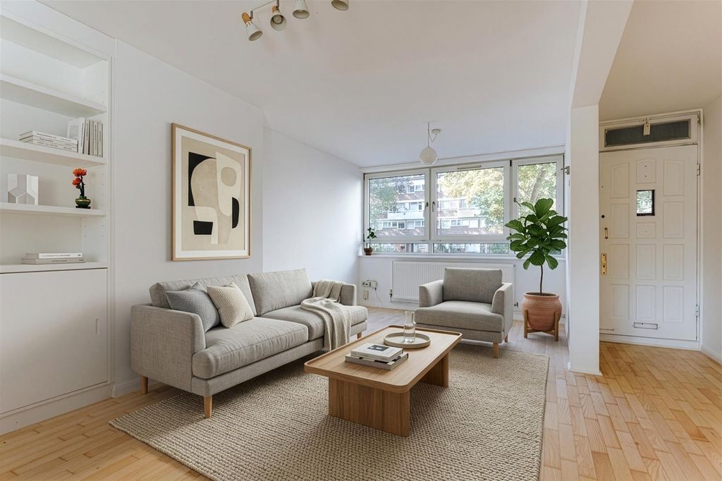 Property photo 1 of 26 Living.Jpg