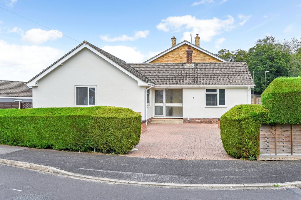Property photo 2 of 32