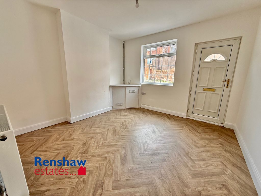 Property photo 2 of 9 L (1)