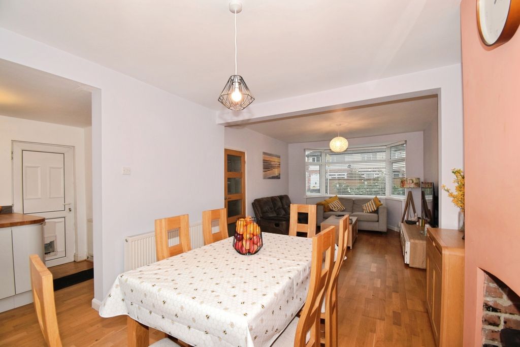 Property photo 3 of 17 Photo