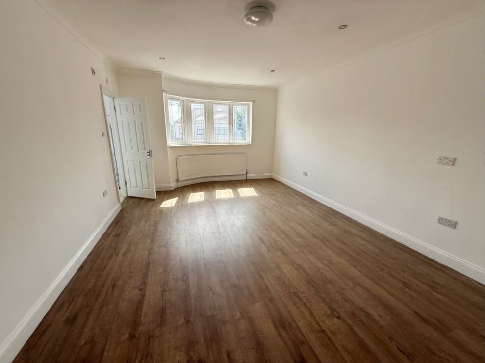 Property photo 3 of 26