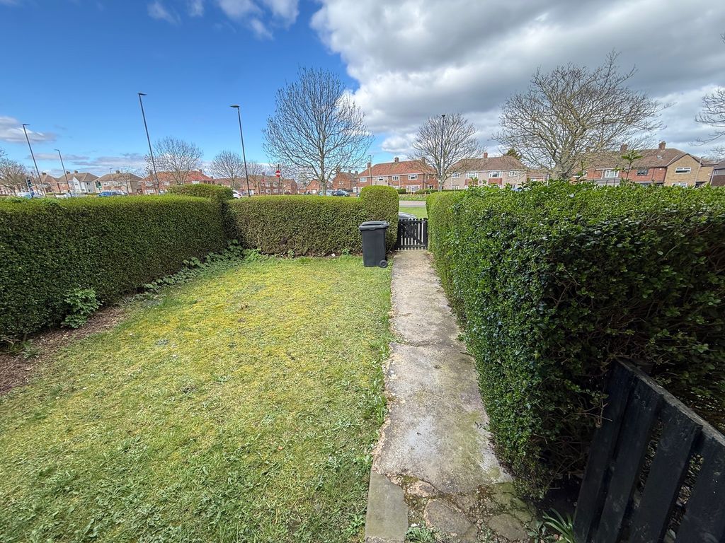 Property photo 2 of 8