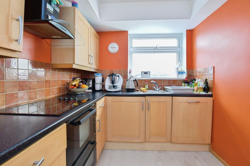 Property photo 2 of 17