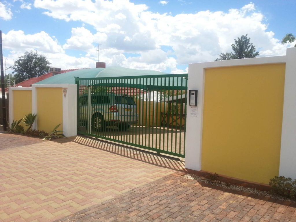 Property photo 2 of 10