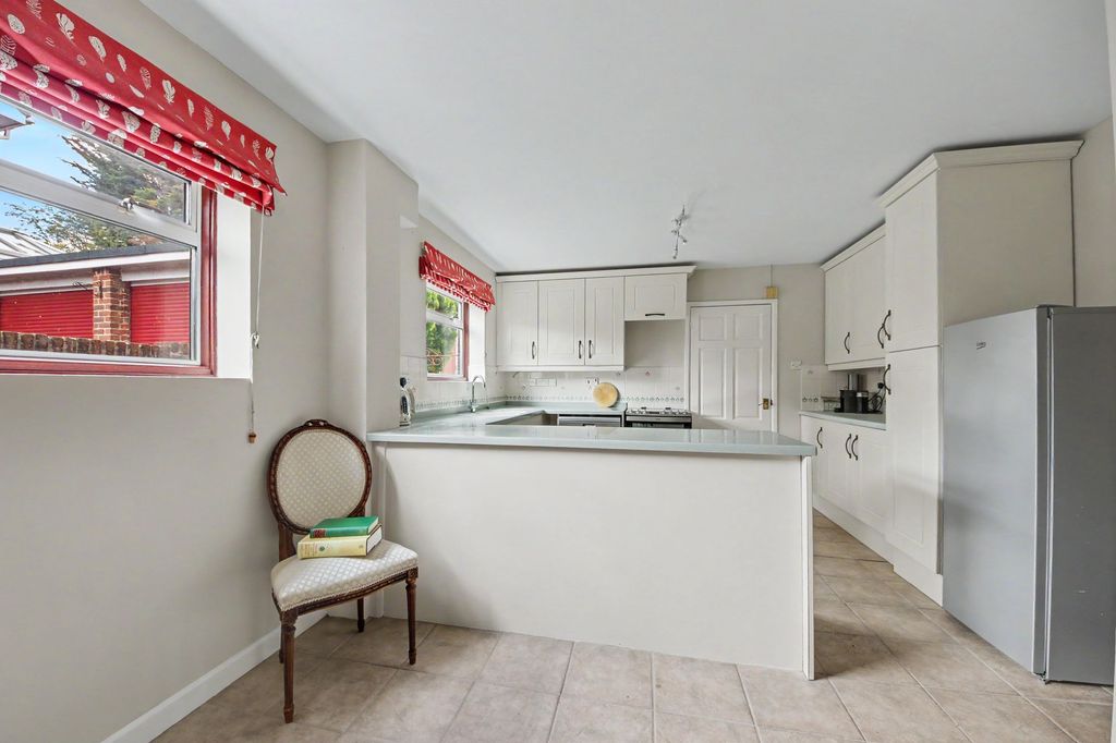 Property photo 2 of 17