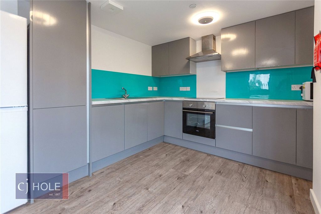 Property photo 2 of 34 Picture No. 97