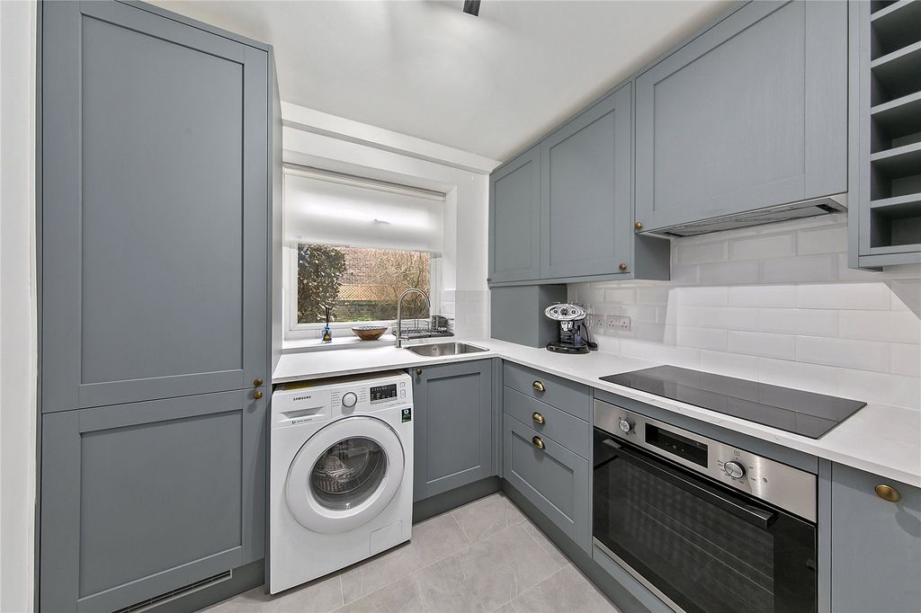 Property photo 2 of 10 Picture No. 13