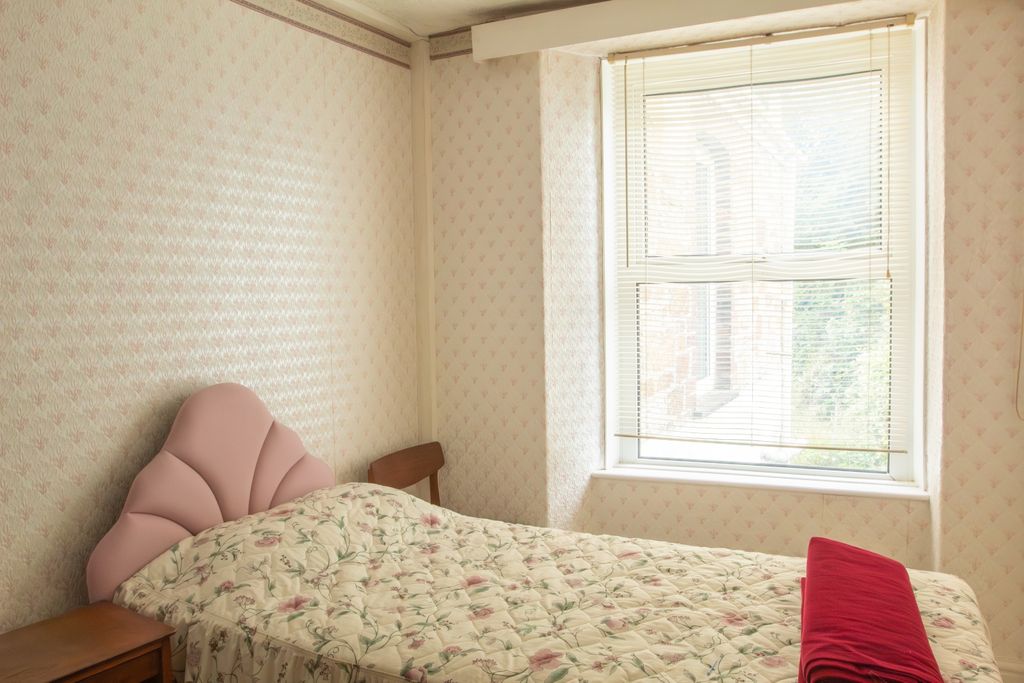 Property photo 2 of 13 38 Lower Bore Street Tps Bodmin 01208 74182-23