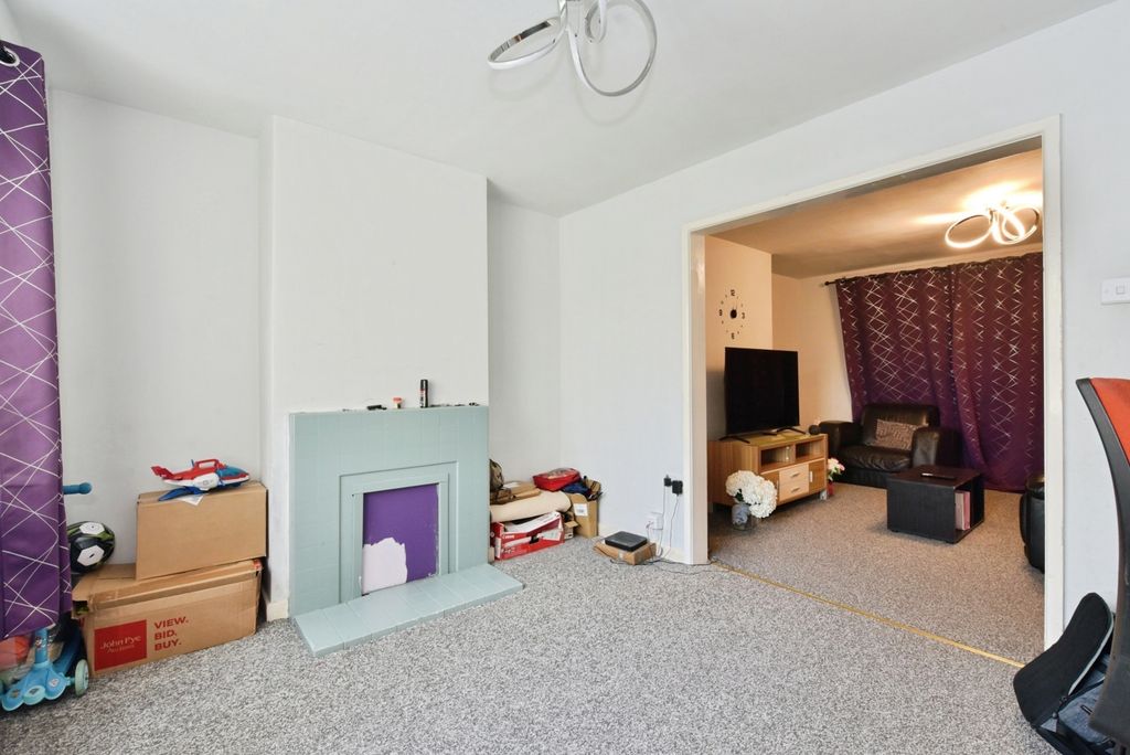 Property photo 3 of 17 Photo