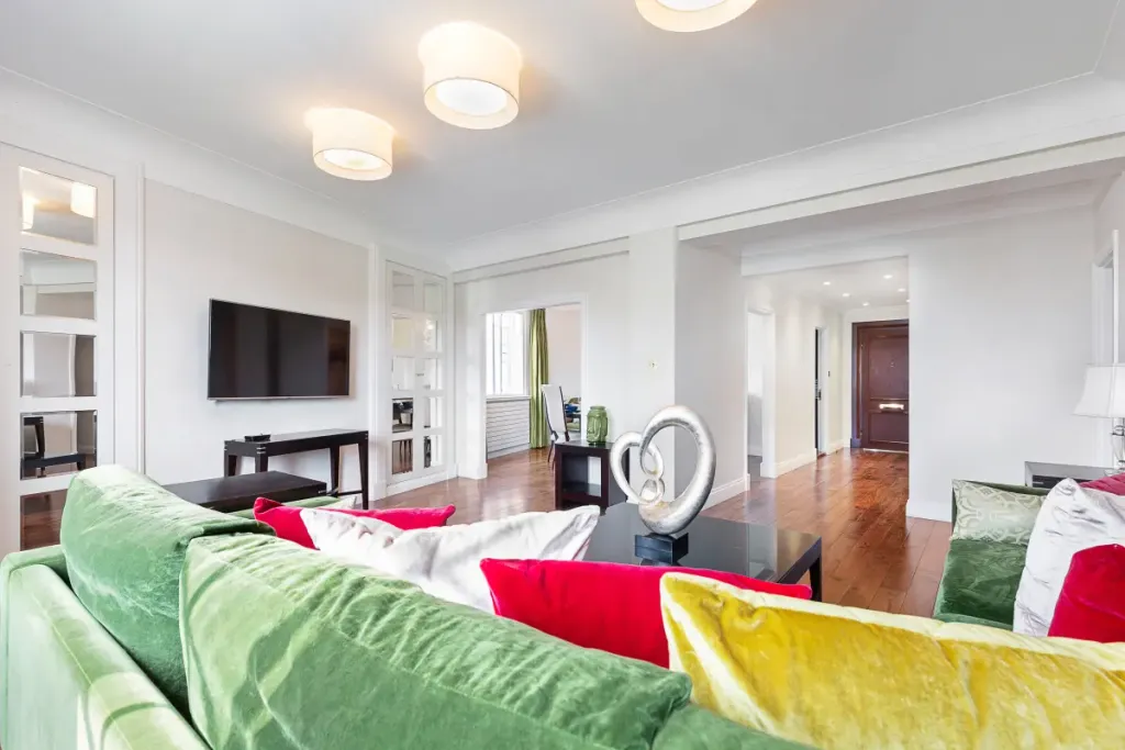 Property photo 2 of 17