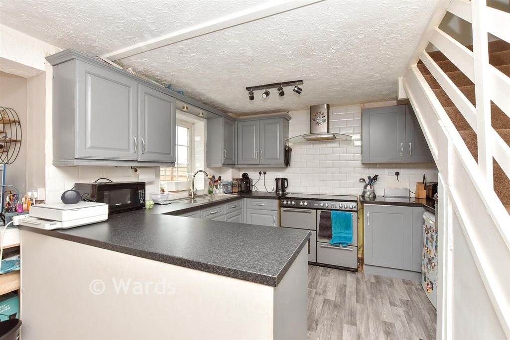 Property photo 3 of 12 Kitchen/ Dining Area