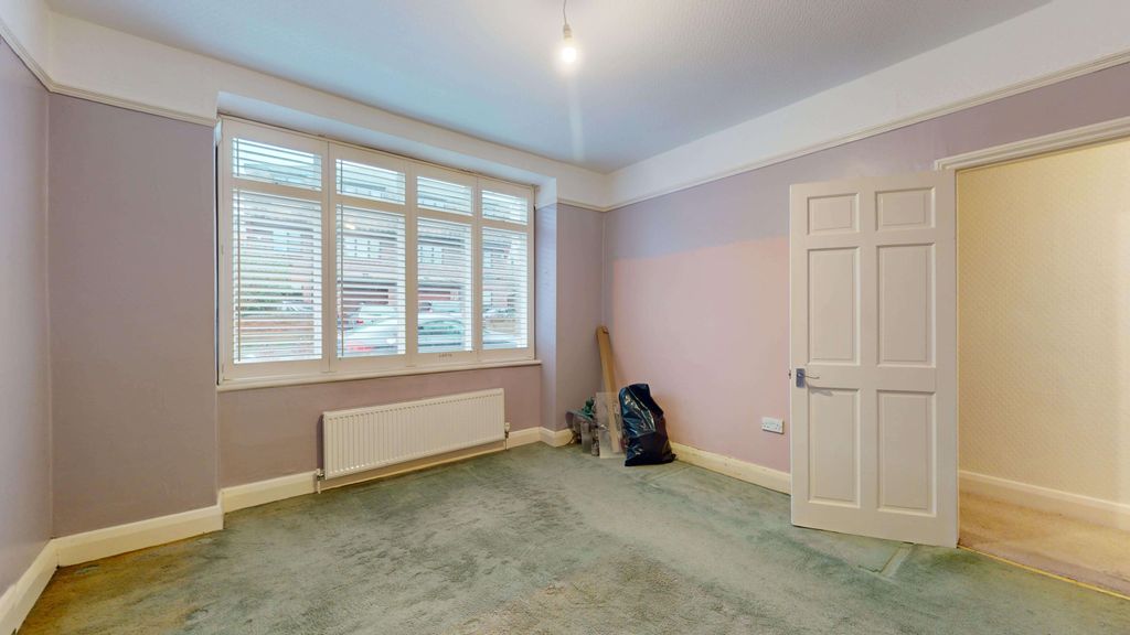 Property photo 2 of 14 Flat A, 32 Ethelbert Road, Raynes Park, London, Sw20 8Qe