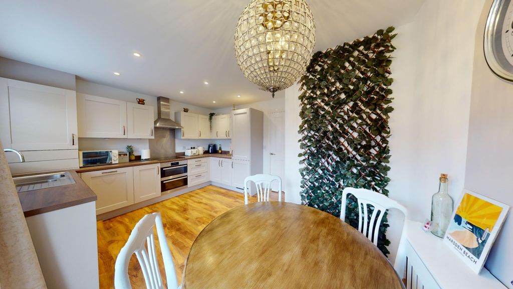 Property photo 2 of 30 2924316