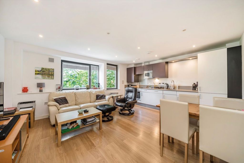 Property photo 2 of 7