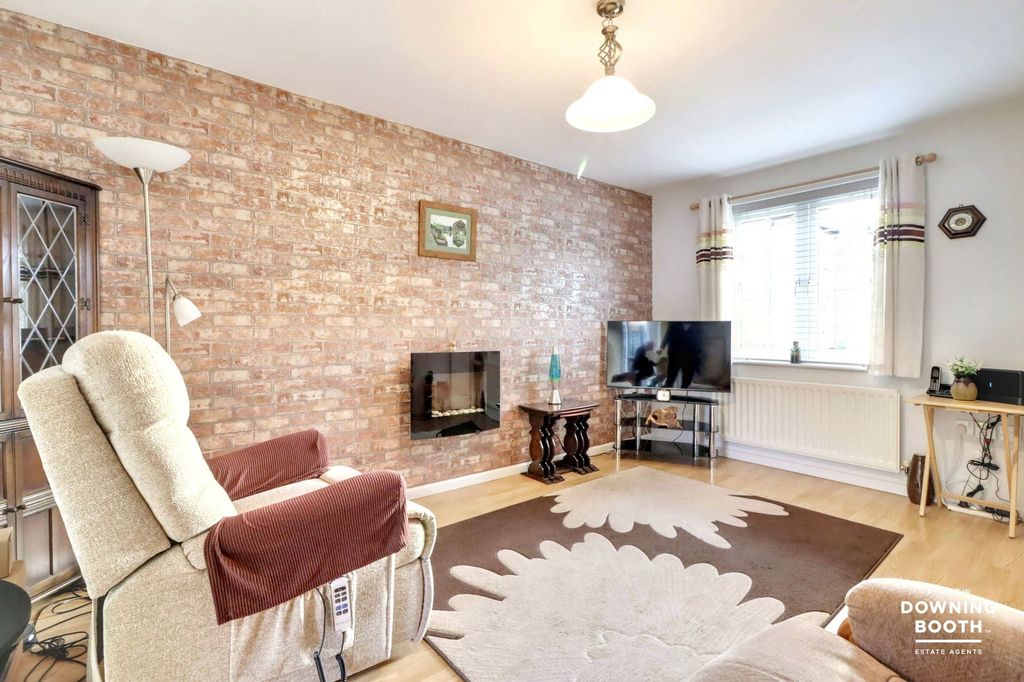 Property photo 3 of 14