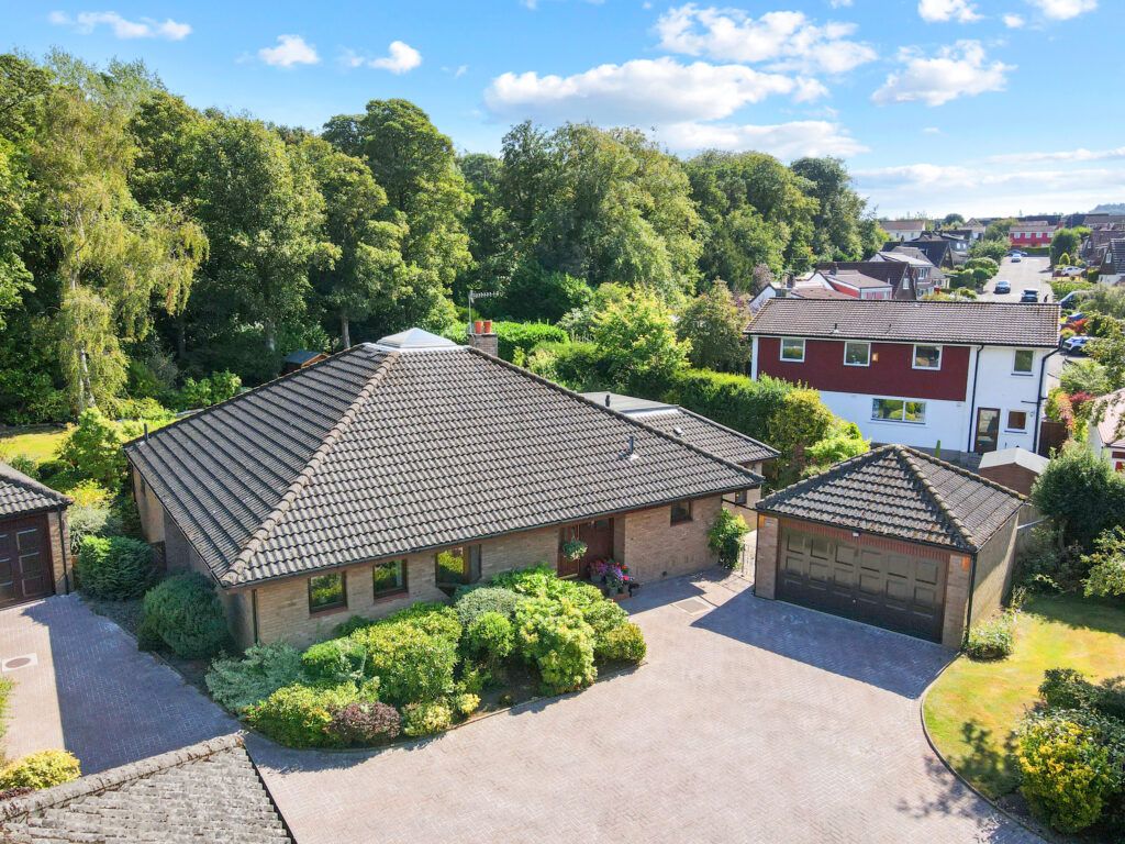 Property photo 1 of 33