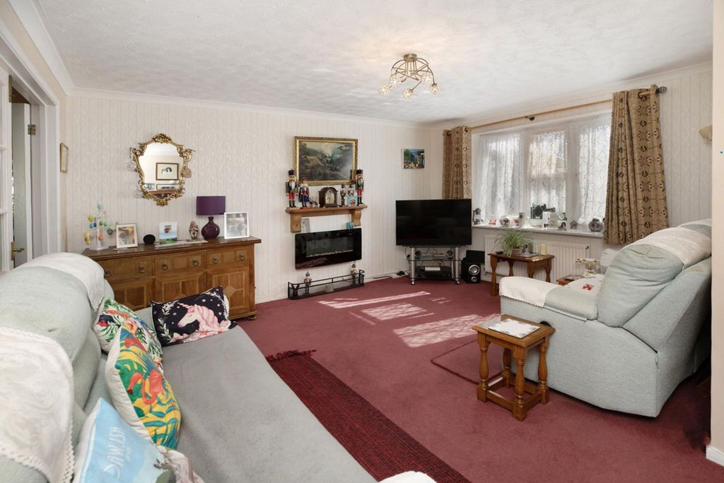 Property photo 3 of 23