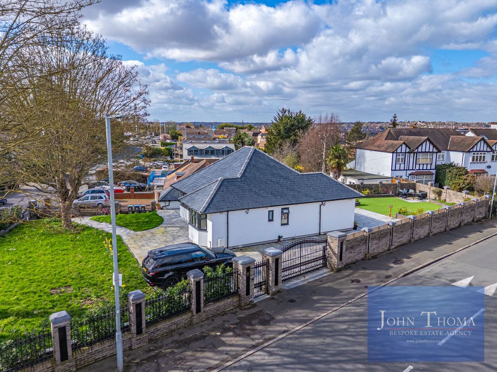 Property photo 2 of 19 Photo 2