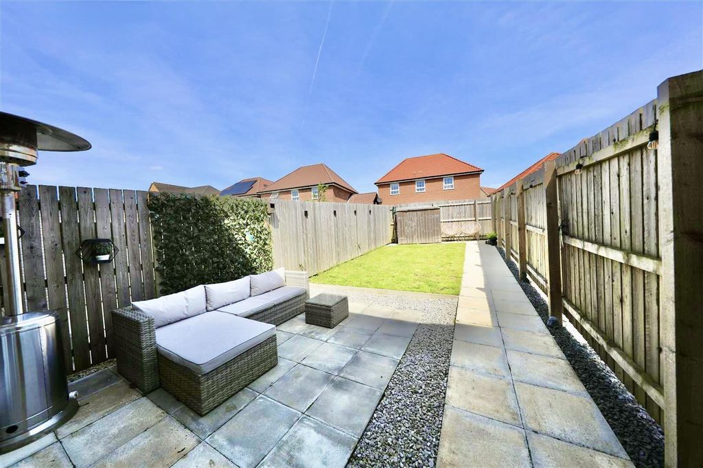Property photo 3 of 18 Outside