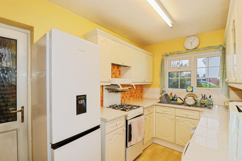 Property photo 2 of 17