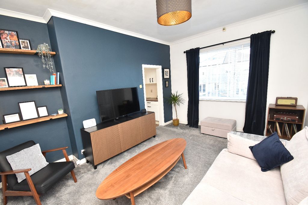 Property photo 2 of 18 4876053