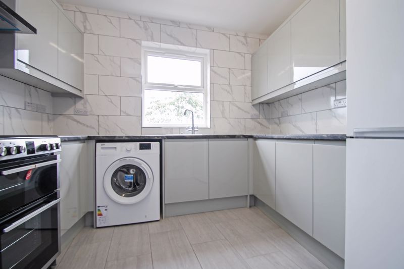 Property photo 3 of 8 Photo 7