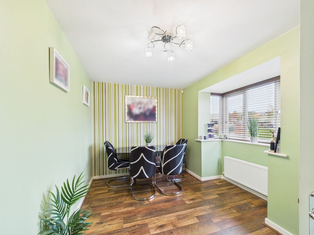 Property photo 3 of 19 4559607