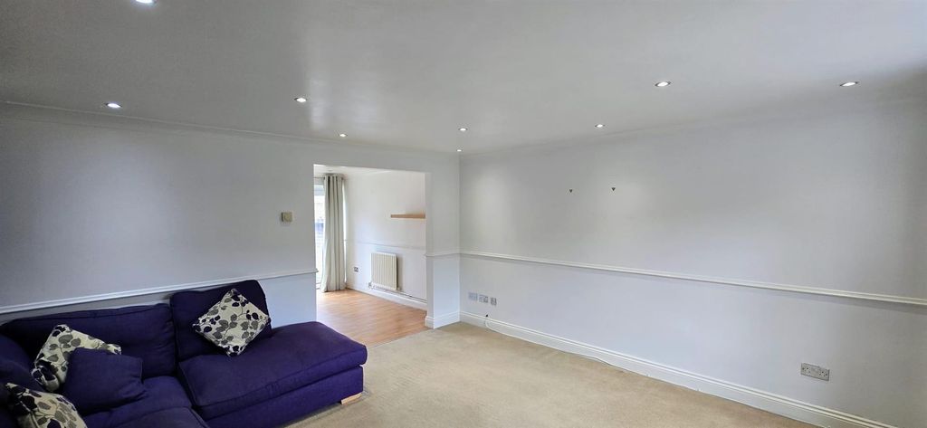 Property photo 2 of 23 Living Room