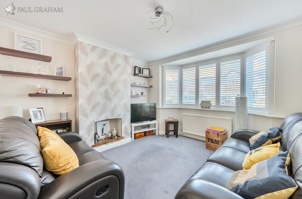 Property photo 2 of 24