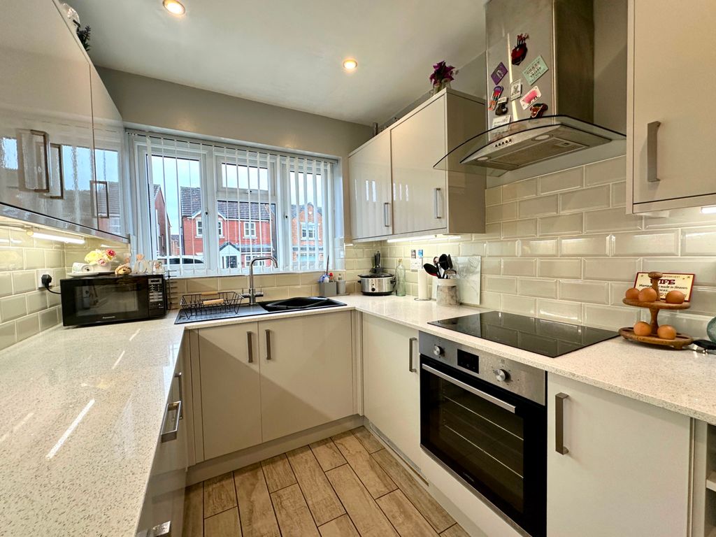 Property photo 2 of 22