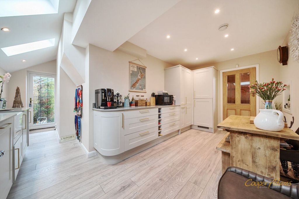 Property photo 2 of 17 Kitchen