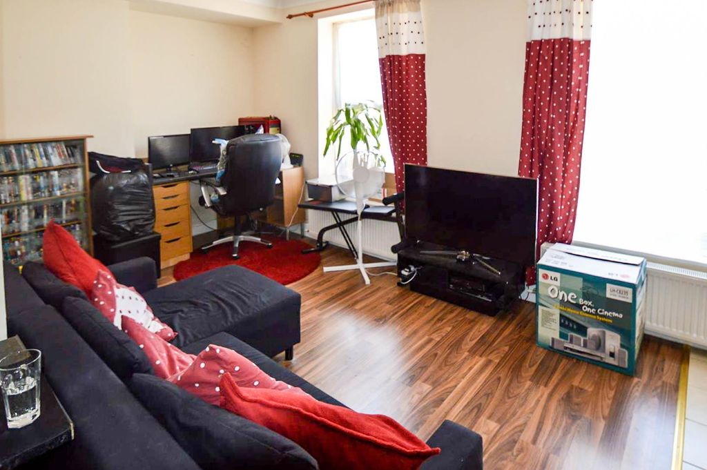 Property photo 2 of 4