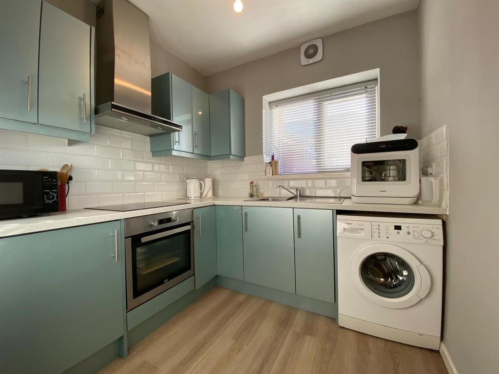 Property photo 2 of 13