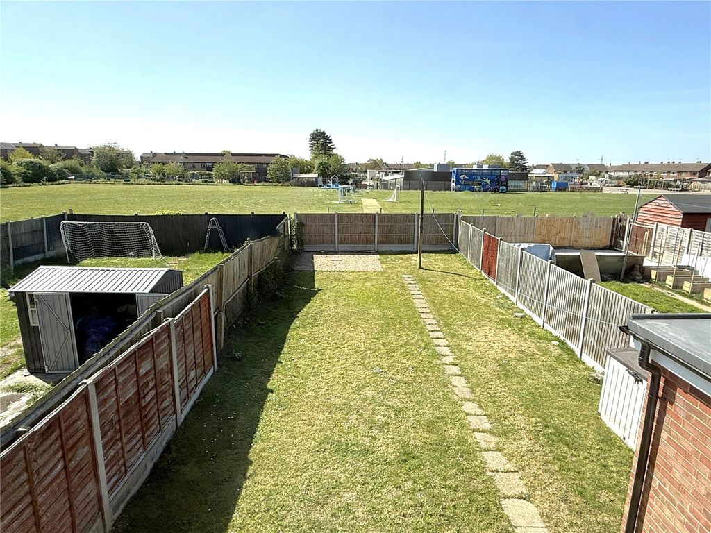 Property photo 3 of 16 Picture No. 12