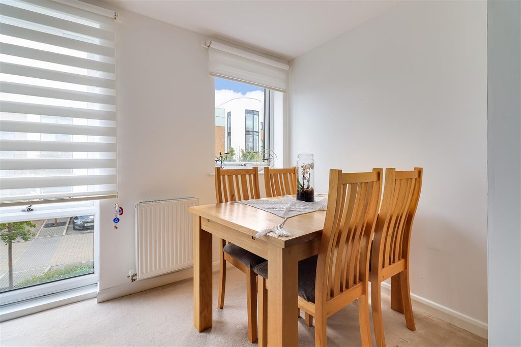 Property photo 3 of 15 Img (10).Jpg