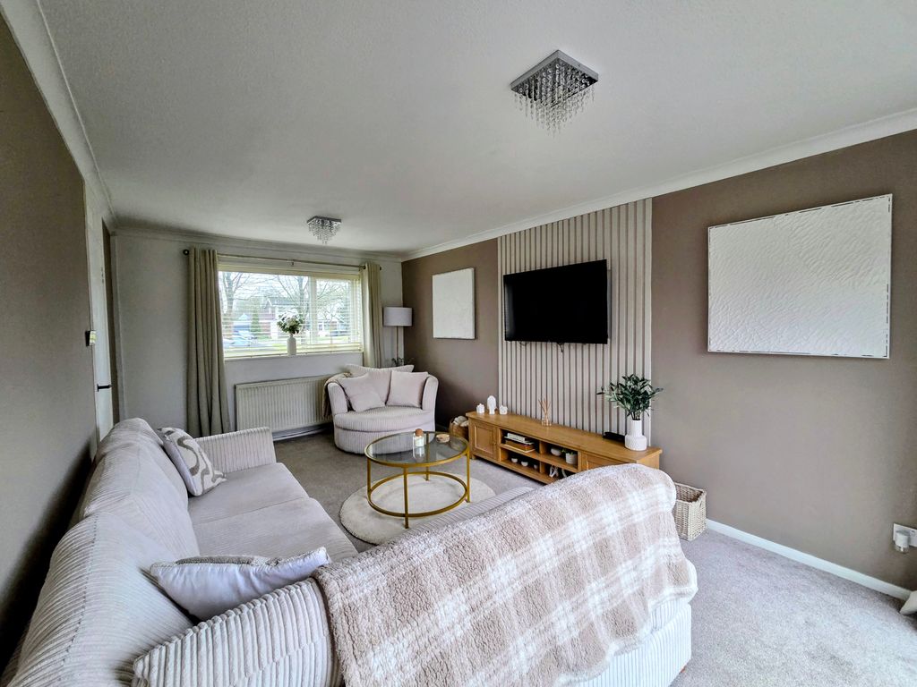 Property photo 2 of 25