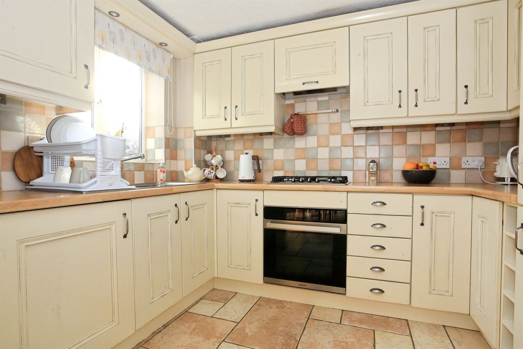 Property photo 2 of 15