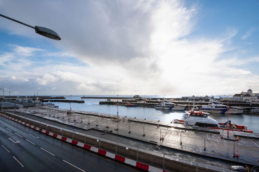 Property photo 2 of 12