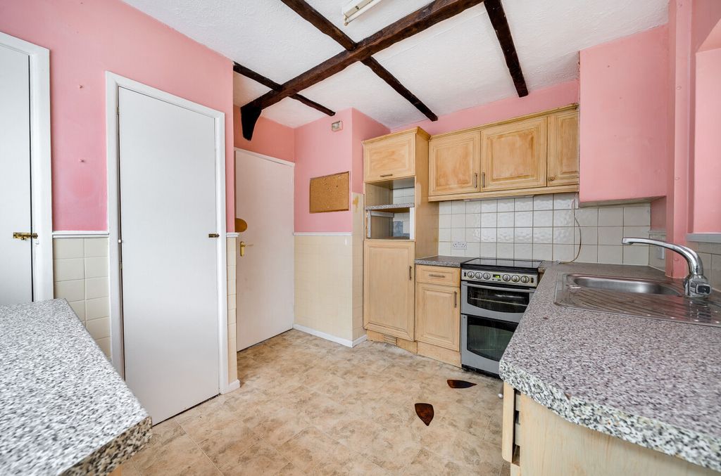 Property photo 3 of 12 1388530-11-6936Bf...