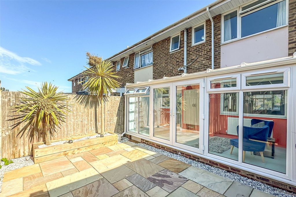 Property photo 2 of 18 Picture No. 11