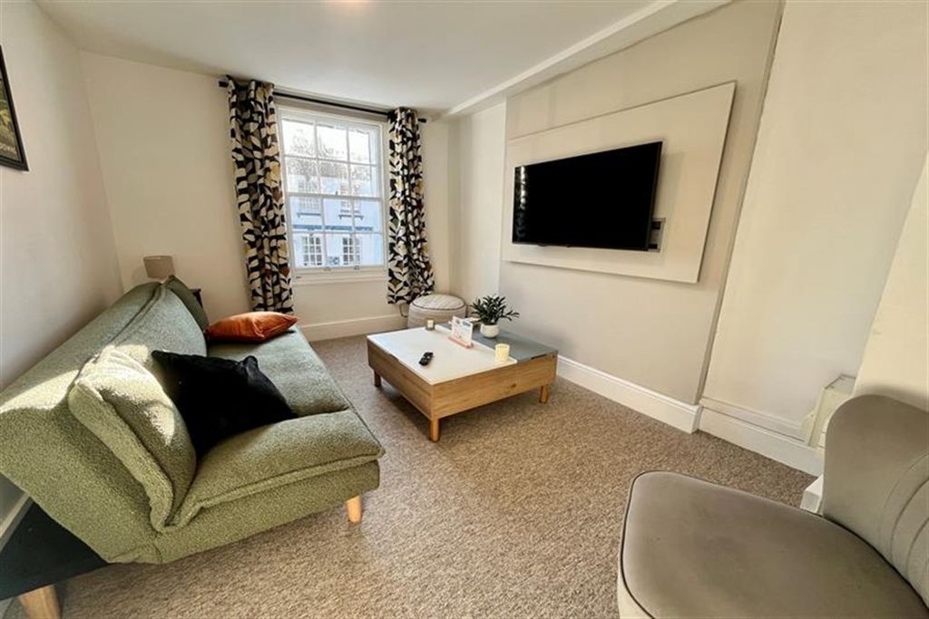 Property photo 3 of 7 (Main)