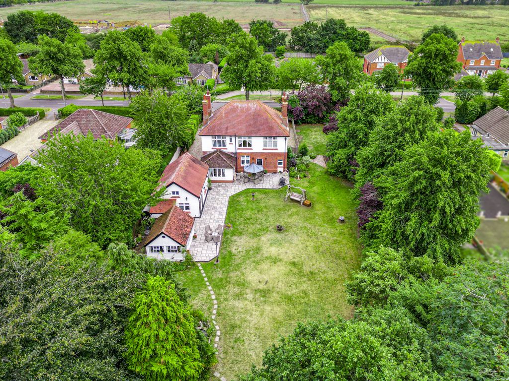 Property photo 3 of 34