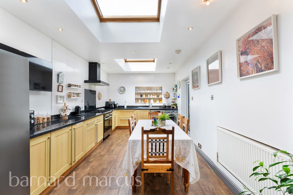 Property photo 3 of 13