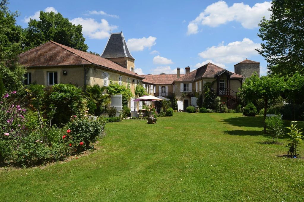 Property photo 1 of 16