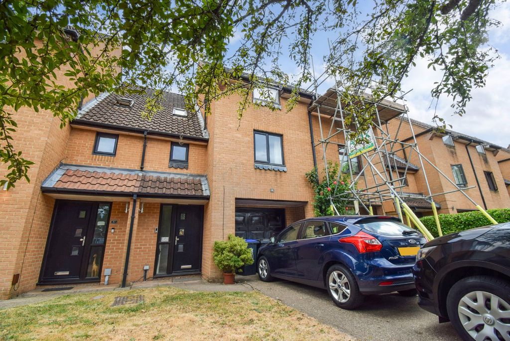Property photo 1 of 14 External