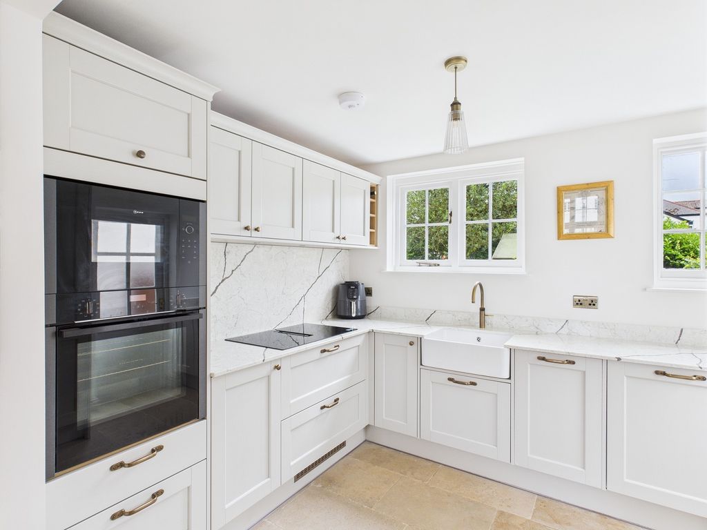 Property photo 2 of 17 Kitchen